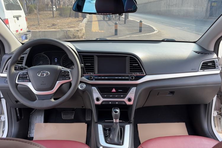 Used Hyundai Elantra (6th Generation / Lingdong) 2016 1.6L Automatic ZhiXuan – Elite Version Interior 3