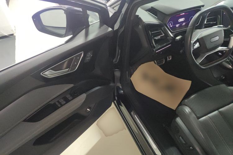 Used Audi Q4 e-tron 2022 50 e-tron quattro Visionary Edition Driver Seat