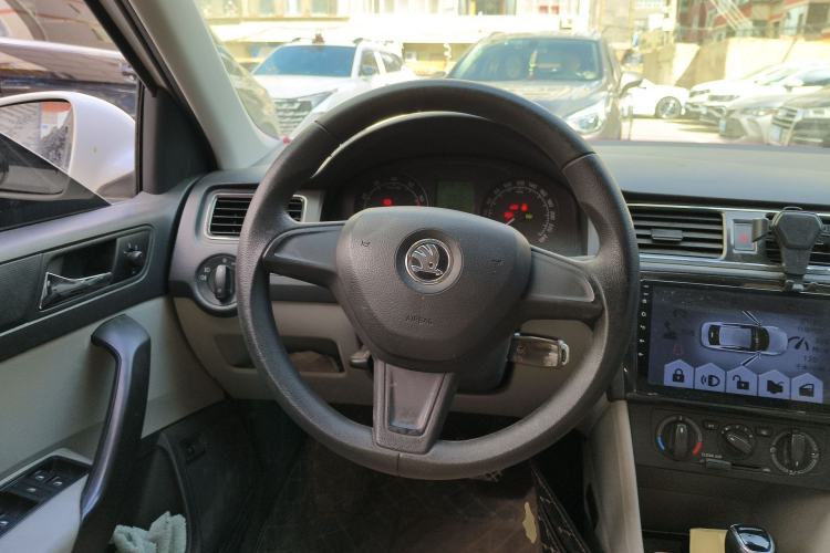 Used Skoda Rapid 2016 1.6L Automatic Chuanxing Edition Steering Wheel