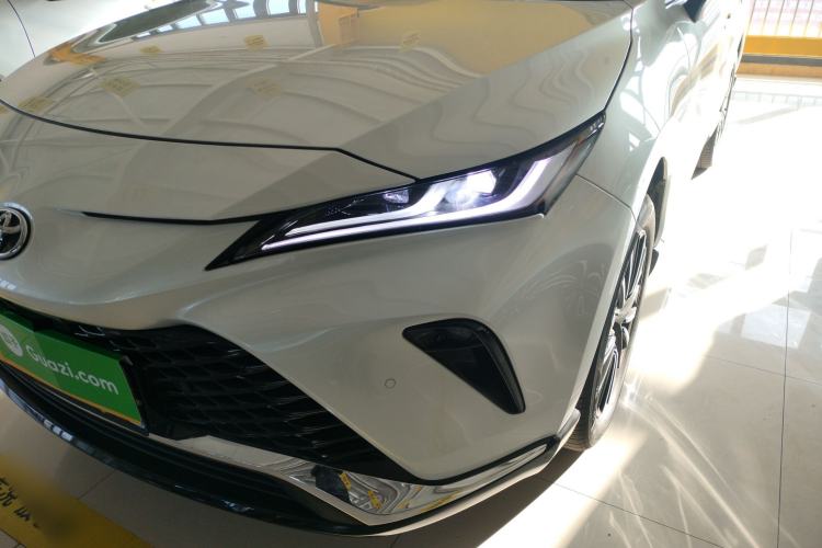 Used Toyota Venza 2023 2.0L CVT Two-Wheel Drive Prestige Version