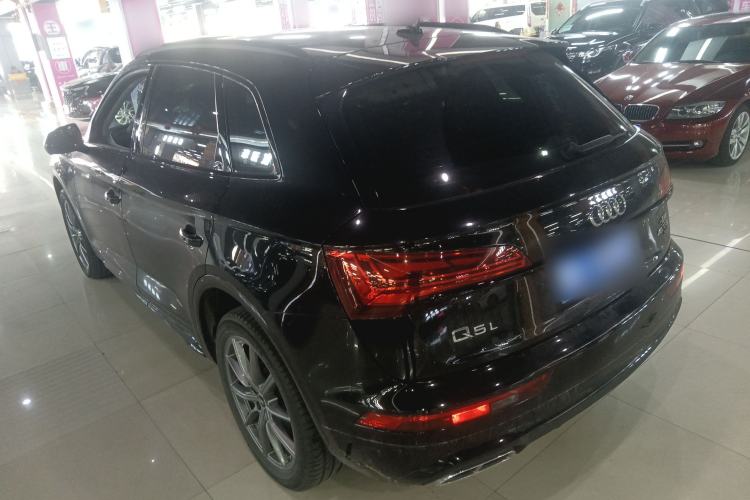 Used Audi Q5L 2022 40T Luxury Dynamic Model Rear Left 45 Deg