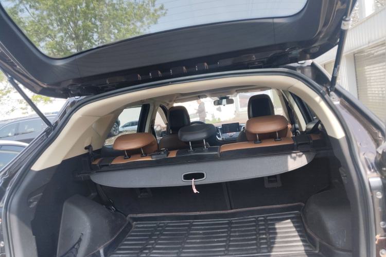 Used Soueast DX7 2016 1.5T Automatic Glory Edition Trunk