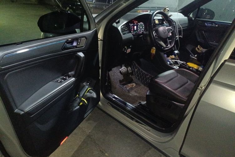 Used Volkswagen Tiguan L 2019 330TSI Automatic Two-Wheel Drive Panoramic Comfort Edition China V Standard Interior 3