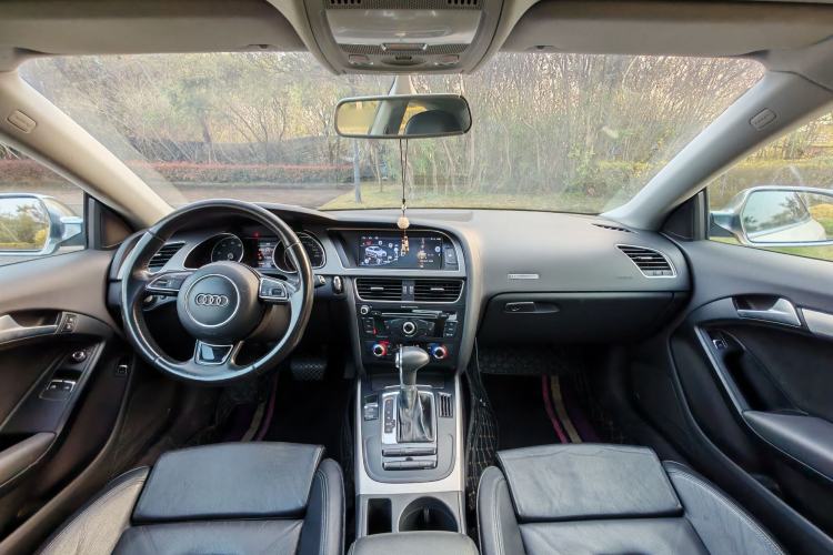 Used Audi A5 2014 Coupe 45 TFSI Interior 2