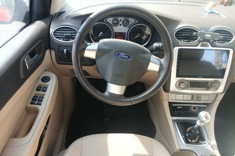 Used Ford Focus 2013 Hatchback Classic 1.8L Manual Fashion Edition
