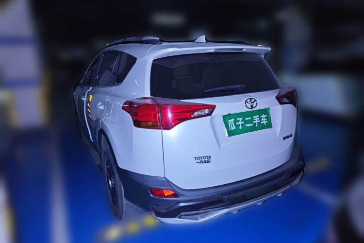 Used Toyota RAV4 2015 2.0L CVT Two-Wheel Drive Fashion Edition
