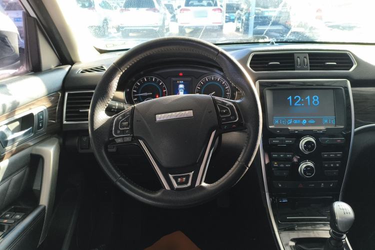 Used Haval H2 2016 Red-Label 1.5T Manual Two-Wheel Drive Luxury Model
