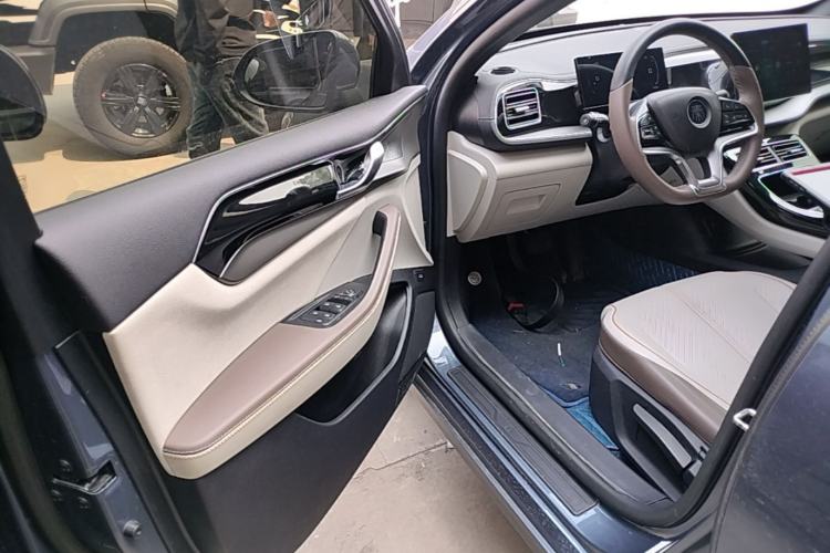 Used BYD Qin PLUS 2024 Honor Edition EV 420KM Leading Model Driver Seat