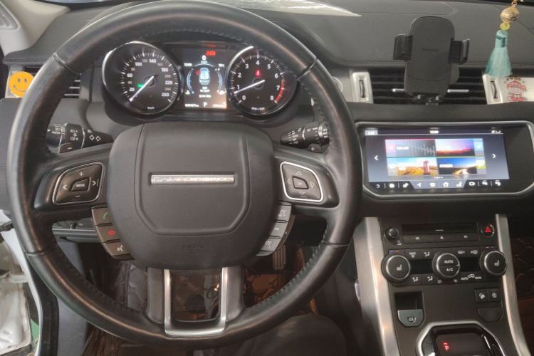 Used Land Rover Range Evoque 2018 240 PS SE Smart Brilliance Edition Steering Wheel