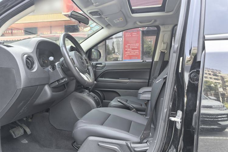 Used Jeep Compass 2014 2.0L two-wheel drive sport version