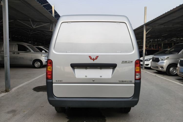 Used Wuling Zhiguang 2020 1.2L Van Utility Model China VI Emission Standard 2 Seats LSI
