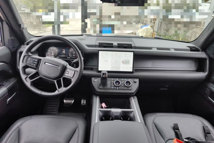 Used Land Rover Defender 2025 110 3.0T P400 X Center Console