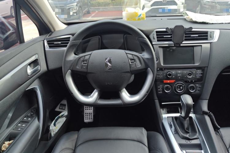 Used DS 6 2014 1.6T Luxury Edition THP200