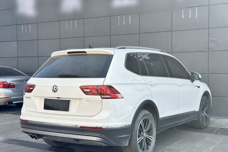 Used Volkswagen Tiguan L 2019 Updated Version 330TSI Automatic Two-Wheel Drive Panoramic Comfort Edition China VI Standard
