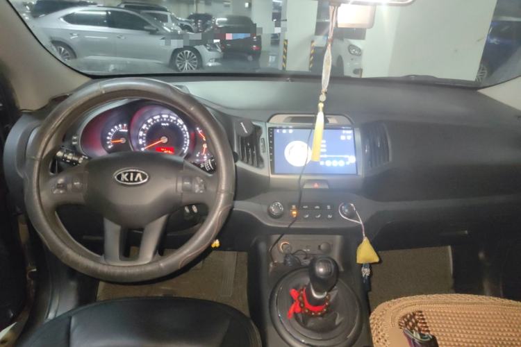 Used Kia Sportage R 2012 2.0L Manual Two-Wheel Drive GL Trim
