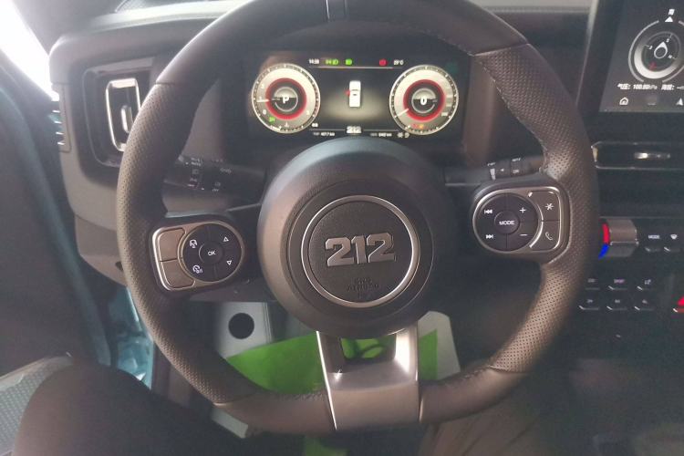 Used 212 T01 2025 2.0T Changfeng