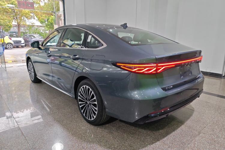 Used Chery Fengyun A8L 2025 1.5 TGDI 145 km Luxury Version Rear Left 45 Deg