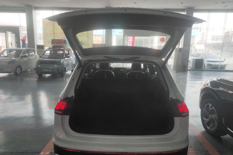 Used Volkswagen Tiguan L 2024 300TSI Automatic Two-Wheel Drive Smart Edition
