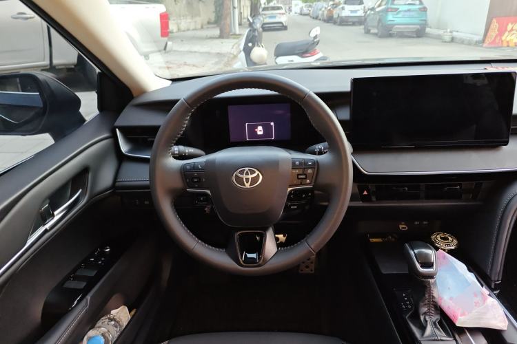 Used Toyota Camry 2026 Model Dual-Engine 2.0HSE Sport Lite Edition