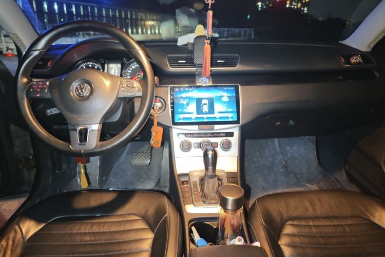 Used Volkswagen Magotan 2013 1.8TSI Luxury Model Center Console