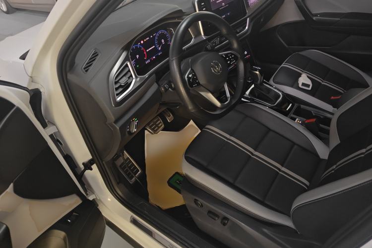 Used Volkswagen T-ROC 2023 300TSI DSG Two-Wheel-Drive Chen Guang Edition Driver Seat