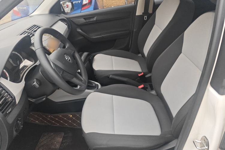 Used Skoda Fabia 2017 1.4L Automatic Car Enjoy Edition
