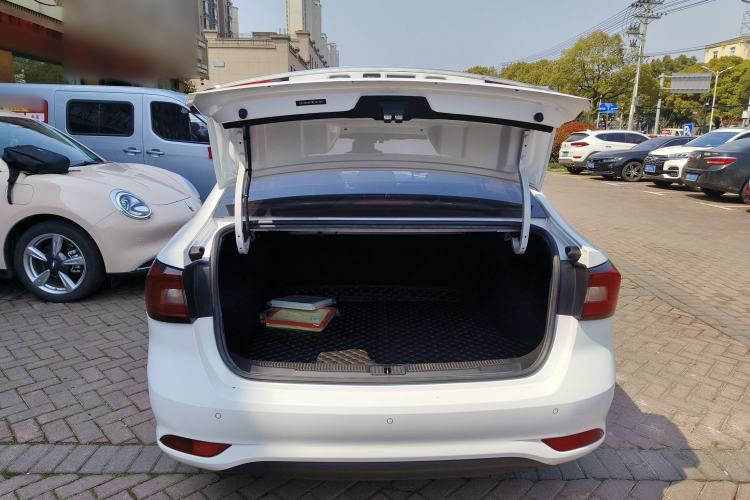 Used Roewe i5 2020 1.5L Automatic 4G Connected Linghao Edition
