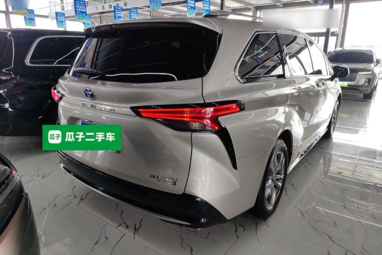 Used Toyota SIENNA 2021 2.5L Hybrid Platinum Edition Rear Right 45 Deg