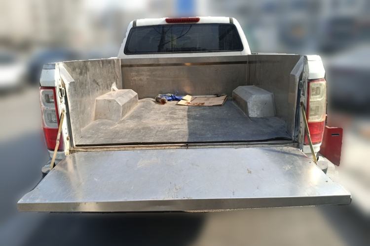 Used Zxauto Terralord 2021 2.5T New Commercial Version Diesel Two-Wheel Drive Big Double Cab JE4D25Q6A Trunk