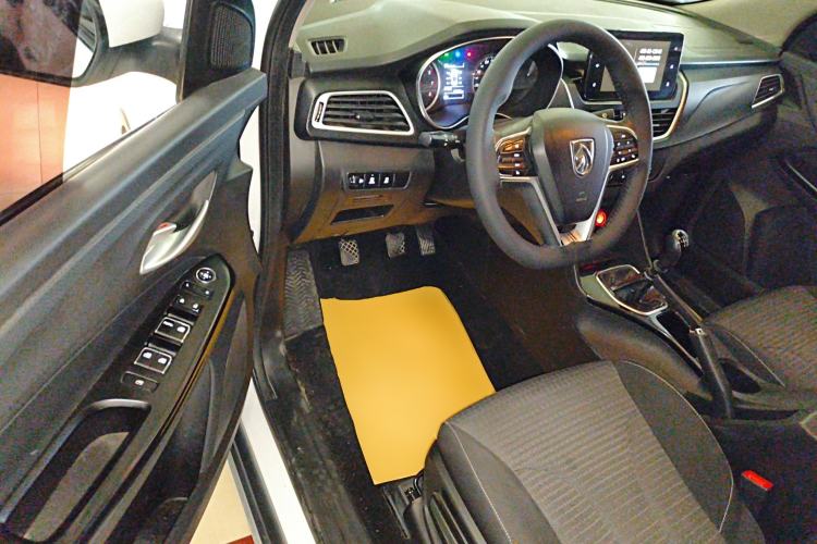 Used Baojun 730 2021 1.5L Manual Fashion Version 7 Seats