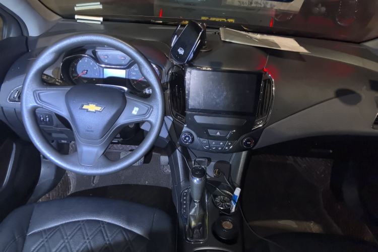 Used Chevrolet Cruze 2017 1.5L Automatic Pioneer Sunroof Edition Center Console