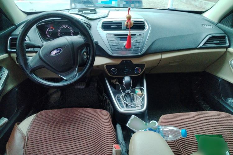 Used Ford Escort 2017 1.5L Automatic Comfort Model Center Console