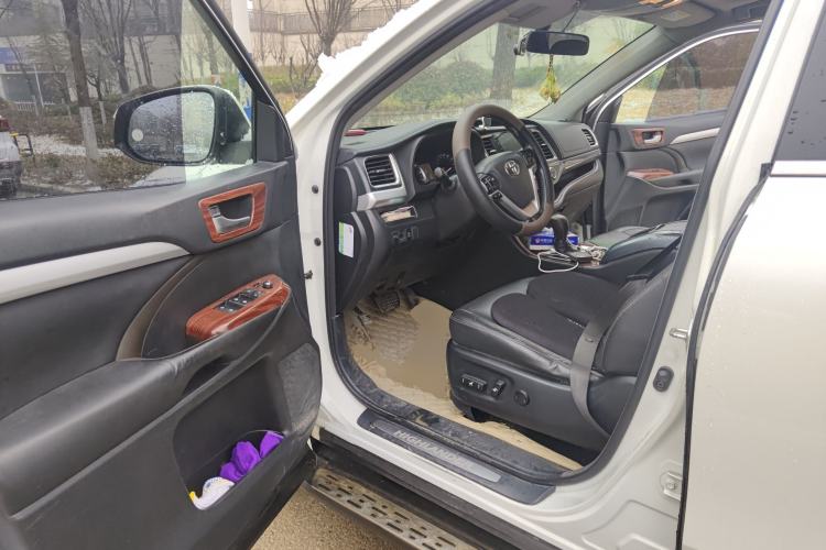 Used Toyota Highlander 2015 2.0T Four-Wheel Drive Luxury Edition 7-Seater Driver Seat