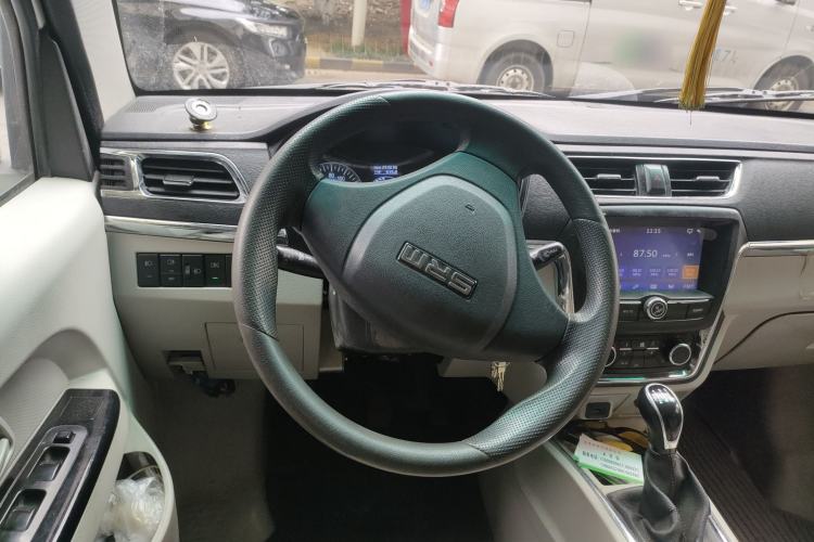 Used Jinbei New Hiace X30L CNG 2023 100L CNG Wealth Edition Bus 6/7-Seater Central Air-Conditioned Model SWCC15M Steering Wheel