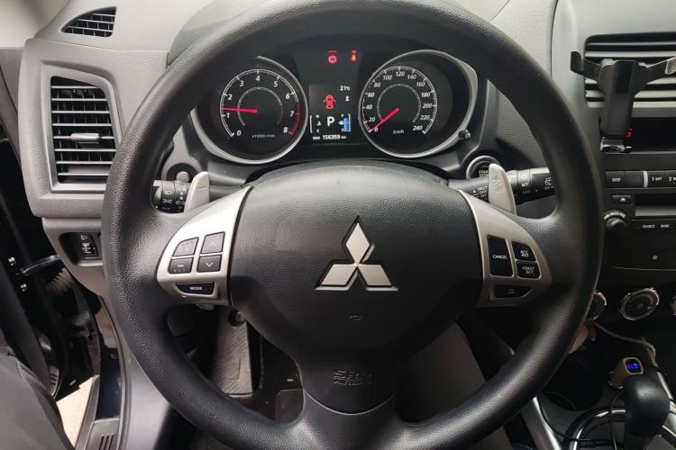 Used Mitsubishi ASX 2013 2.0L CVT Four-Wheel Drive Premium Edition Steering Wheel