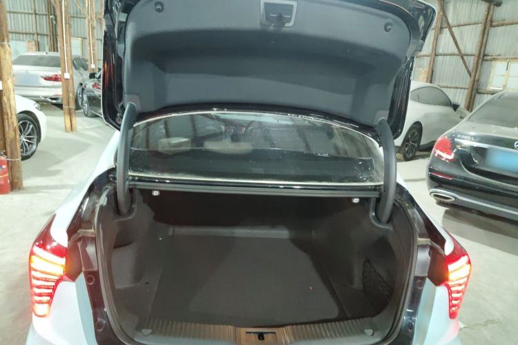 Used Hongqi H5 2023 2.0T Automatic Smart Connect Flagship Edition
