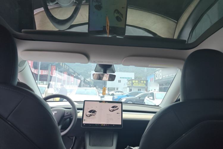 Used Tesla Model Y 2023 Long-Range All-Wheel-Drive Version