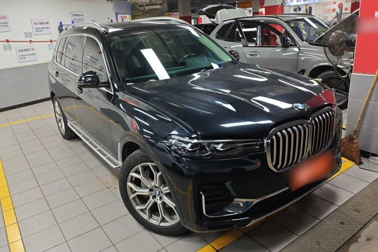 Used BMW X7 2020 xDrive40i Luxury Package with Leading Features