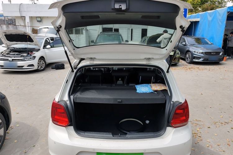 Used Volkswagen Polo 2014 1.6L Automatic Comfort Edition
