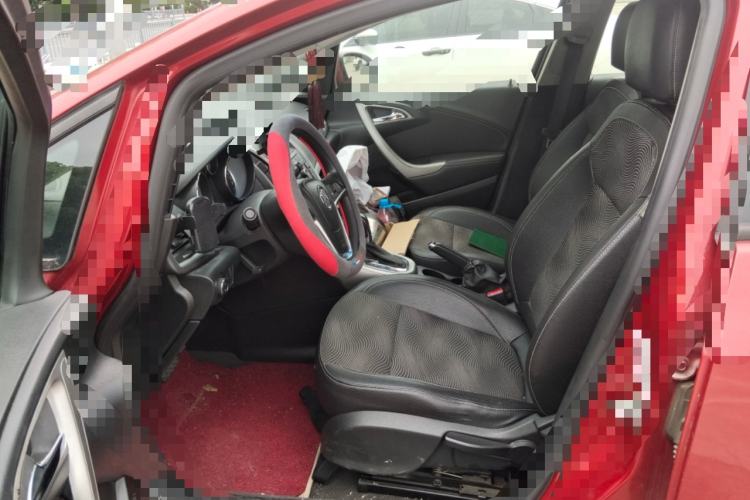 Used Buick GT 2013 XT 1.6L Automatic Fashion Edition Left Front Seat