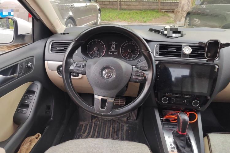 Used Volkswagen Sagitar 2014 1.4TSI Automatic Luxury Model Steering Wheel