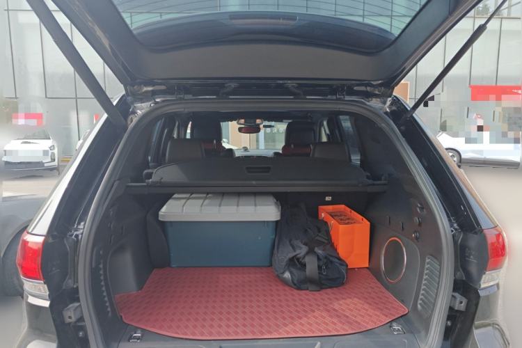 Used Jeep Grand Cherokee 2020 3.6L Elite Navigation Edition Trunk