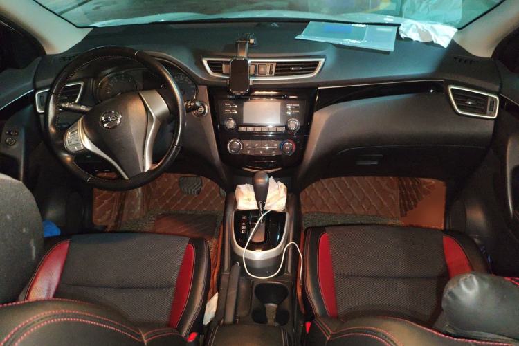 Used Nissan Qashqai 2016 2.0L CVT Luxury Edition Center Console