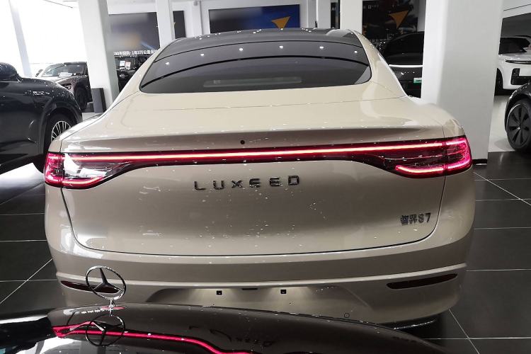 Used Hima Luxeed S7 2025 705 km Max