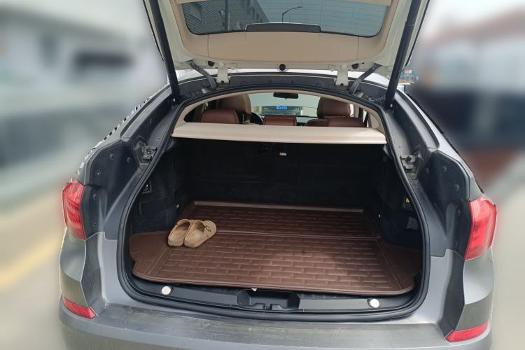 Used BMW 5 Series GT 2015 528i Leading Model Trunk