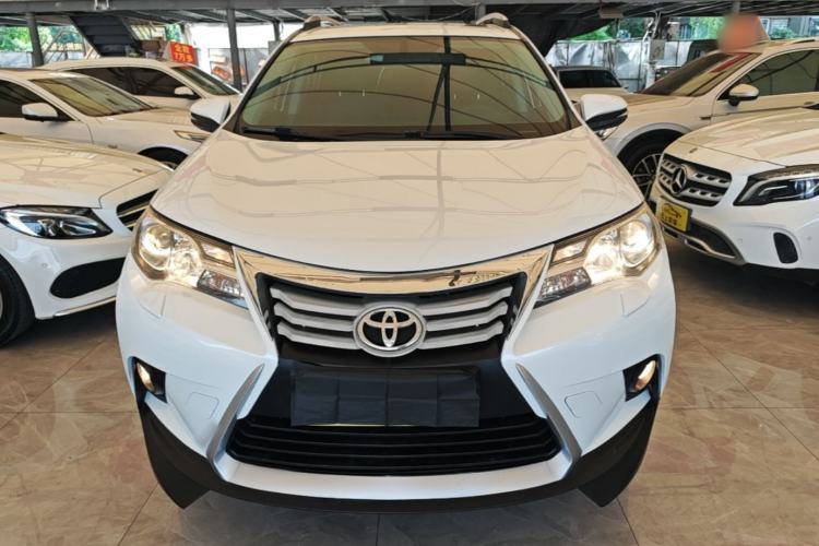 Used Toyota RAV4 2015 2.0L CVT Two-Wheel Drive Fashion Edition Front