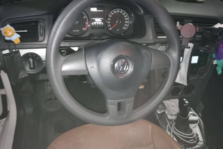 Used Volkswagen Gran Lavida 2013 1.6L Automatic Fashion Model