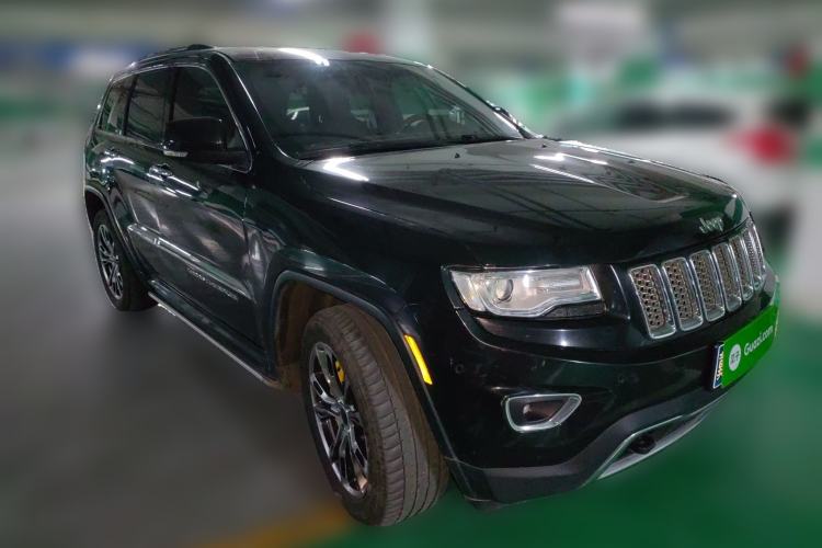 Used Jeep Grand Cherokee 2014 3.0TD Diesel Comfort Navigation Version Front Right 45 Deg