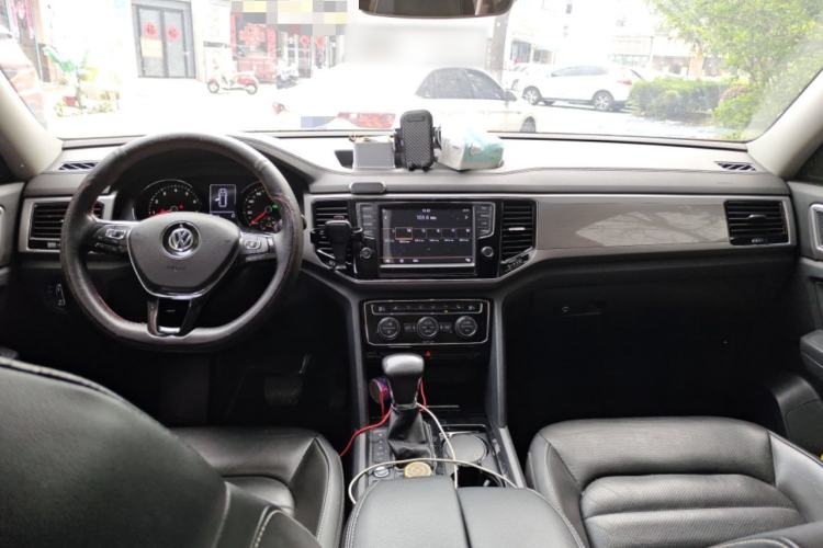 Used Volkswagen Teramont 2017 330TSI Two-Wheel-Drive Luxury Edition Center Console