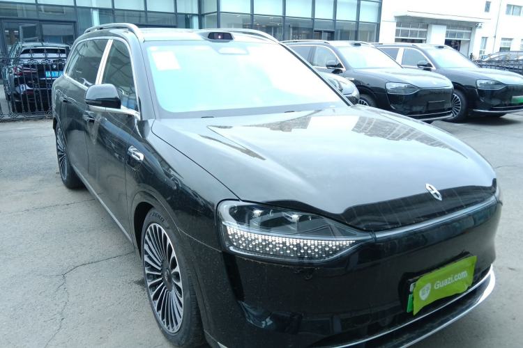 Used Hima AITO M9 2025 Extended-Range Ultra Version 52 kWh 6-Seater Front Right 45 Deg